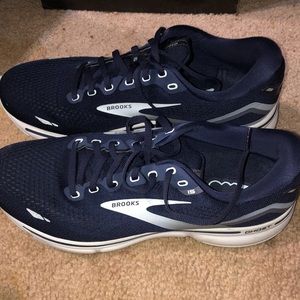 Brooks Ghost 15 Sneaker Size 10.5